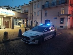14b391c9c6.jpg - {14b391c9c6.jpg} - [100114]