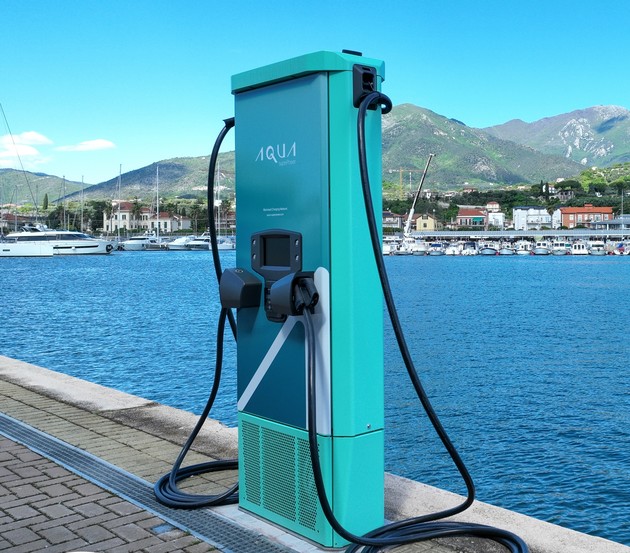 Marina di Loano ricarica elettrica barche_2.jpg - {Marina di Loano ricarica elettrica barche_2.jpg} - [100202]