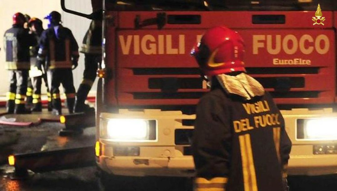 vigili del fuoco.jpg - {vigili del fuoco.jpg} - [100907]