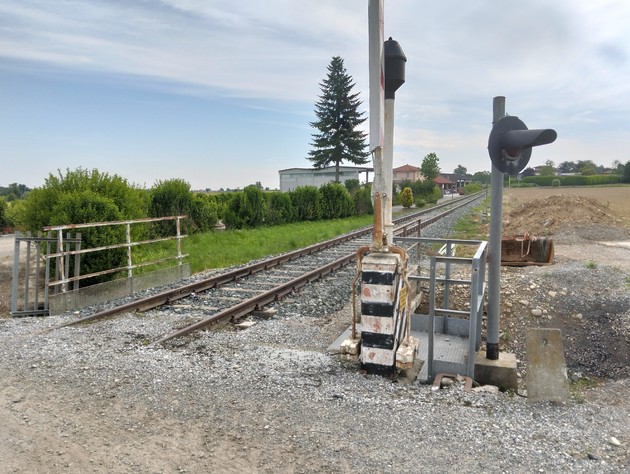 Immagine TRENO.jpg - {Immagine TRENO.jpg} - [101115]