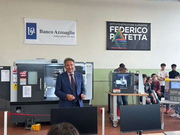 Patetta-2025-05-28-19-48-52 (1).jpg - {Patetta-2025-05-28-19-48-52 (1).jpg} - [101531]