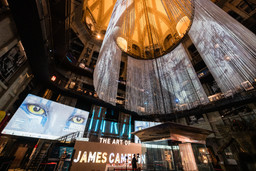 Foto allestimento mostra James Cameron home.jpg - {Foto allestimento mostra James Cameron home.jpg} - [102670]