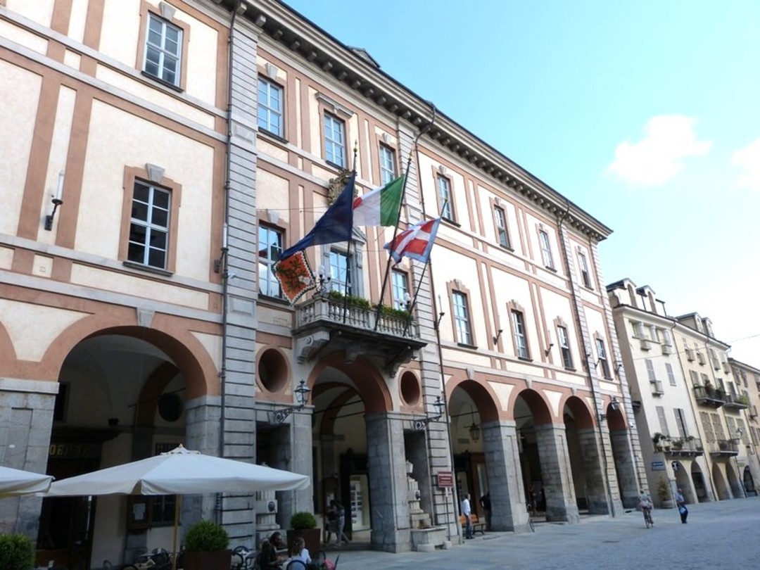 Immagine municipio_cuneo_02.jpg - {Immagine municipio_cuneo_02.jpg} - [10318]