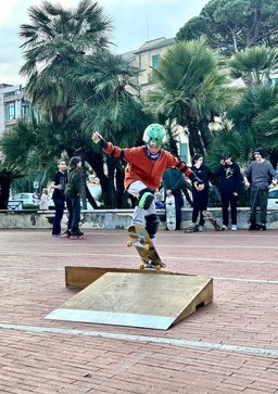 outdoor skate.jpg - {outdoor skate.jpg} - [103262]