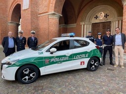 consegna-auto-polizia-municipale_05_2025-7.jpg - {consegna-auto-polizia-municipale_05_2025-7.jpg} - [103366]
