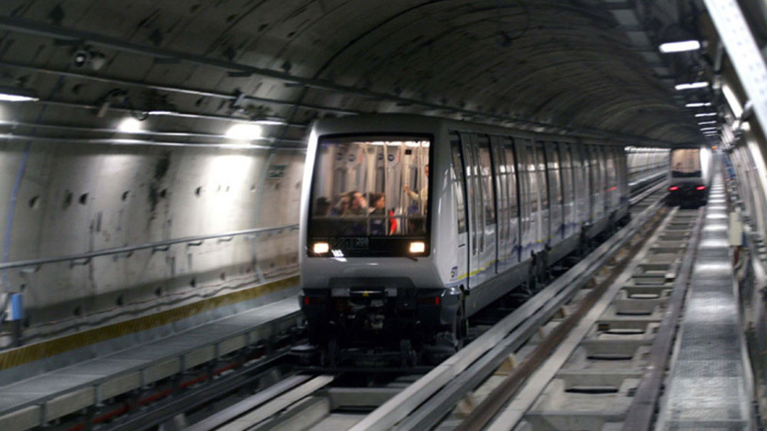 Metro1.jpg - {Metro1.jpg} - [10379]