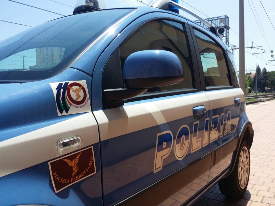 polizia ferroviaria.jpg - {polizia ferroviaria.jpg} - [104455]