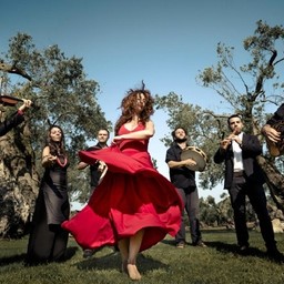 il-canzoniere-grecanico-salentino-in-concerto-martedi-25-luglio-a-santa-cesarea-terme.jpg - {il-canzoniere-grecanico-salentino-in-concerto-martedi-25-luglio-a-santa-cesarea-terme.jpg} - [105992]