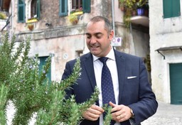 fabio perri.jpg - {fabio perri.jpg} - [108763]