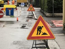 Lavori stradali.jpg - {Lavori stradali.jpg} - [108939]