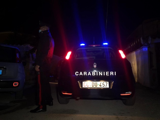 carabinieri-auto-notte.jpg - {carabinieri-auto-notte.jpg} - [109412]