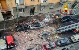 Foto esplosione in via Nizza del 30 giugno 2025.jpg - {Foto esplosione in via Nizza del 30 giugno 2025.jpg} - [110517]