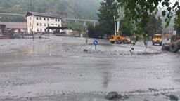 Foto esondazione pulizia_SP 216 del Melezet Bardonecchia 30 giugno 2025.jpeg - {Foto esondazione pulizia_SP 216 del Melezet Bardonecchia 30 giugno 2025.jpeg} - [110790]