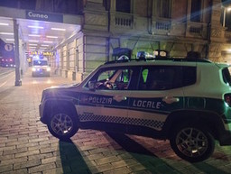 Polizia municipale.jpg - {Polizia municipale.jpg} - [111278]