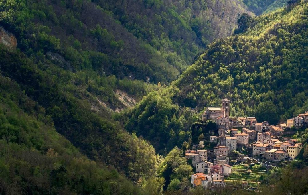borgo-montagna.jpg - {borgo-montagna.jpg} - [111334]