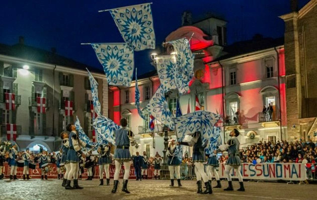 NottebiancaAsti.jpg - {NottebiancaAsti.jpg} - [112279]