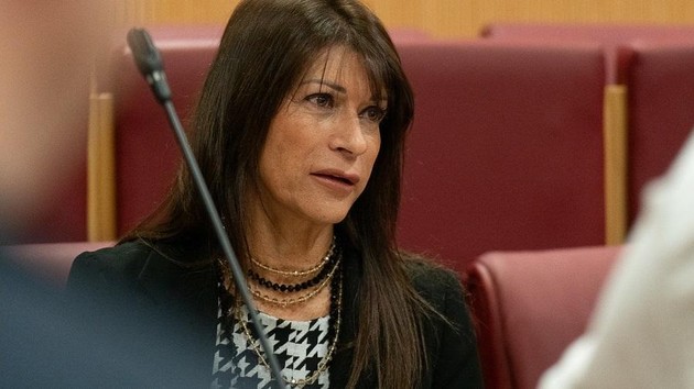 simona ferro.jpg - {simona ferro.jpg} - [112937]