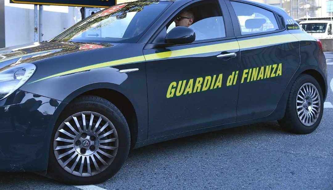 guardia-finanza.jpg - {guardia-finanza.jpg} - [113681]