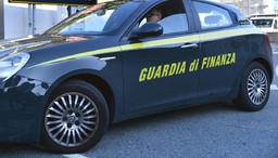 guardia-finanza.jpg - {guardia-finanza.jpg} - [113681]