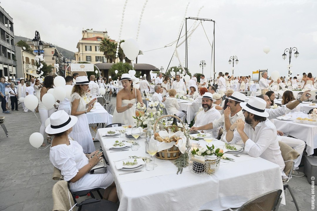 Alassio in bianco3.jpg - {Alassio in bianco3.jpg} - [113865]