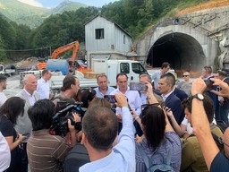 La Giunta Cirio si è riunita a Limone Piemonte.jpg - {La Giunta Cirio si è riunita a Limone Piemonte.jpg} - [11435]