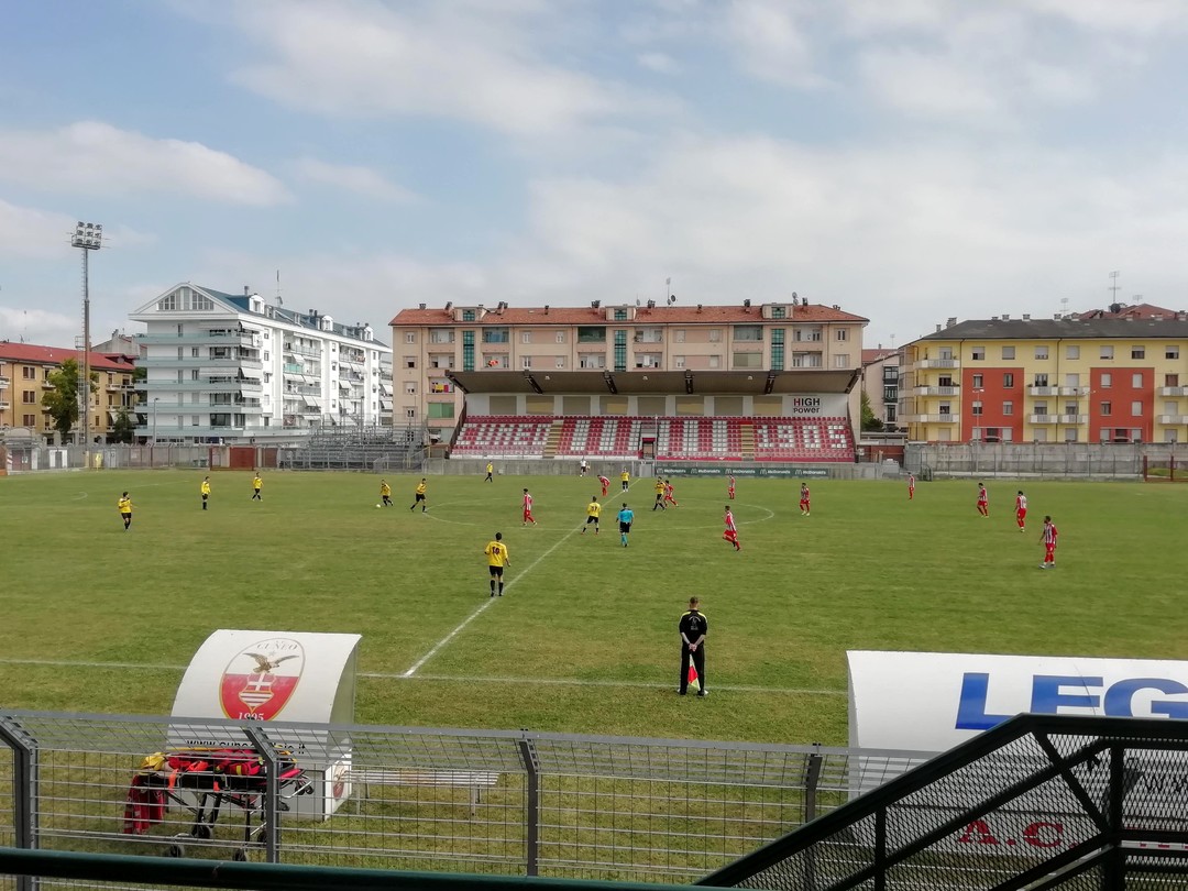 Stadio_Fratelli_Paschiero_vista_Tribuna_Matteotti.jpg - {Stadio_Fratelli_Paschiero_vista_Tribuna_Matteotti.jpg} - [114764]