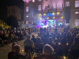 Liscio Piazza (1).jpg - {Liscio Piazza (1).jpg} - [115068]