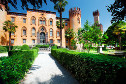 Castello roccolo busca.jpg - {Castello roccolo busca.jpg} - [115404]