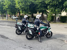agenti-in-moto.jpg - {agenti-in-moto.jpg} - [115564]