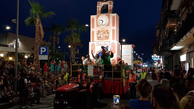 Carnevale Estivo 01 (2).jpg - {Carnevale Estivo 01 (2).jpg} - [115909]