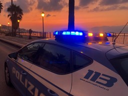polizia.jpg - {polizia.jpg} - [115957]