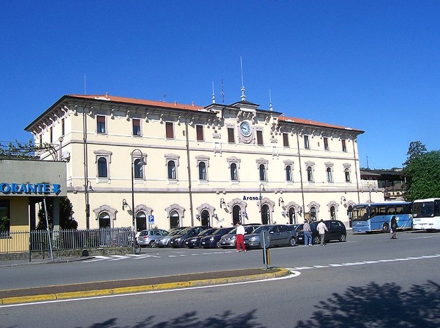 Arona Stazione.jpg - {Arona Stazione.jpg} - [117800]