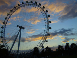 Come Londra Torino avrà la sua ruota panoramica.jpg - {Come Londra Torino avrà la sua ruota panoramica.jpg} - [11835]