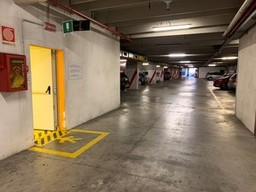 Parcheggio coperto.jpg - {Parcheggio coperto.jpg} - [118507]