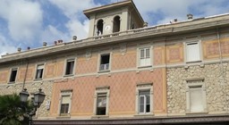 Stazione-ferroviaria-di-Alassio.jpg - {Stazione-ferroviaria-di-Alassio.jpg} - [118627]