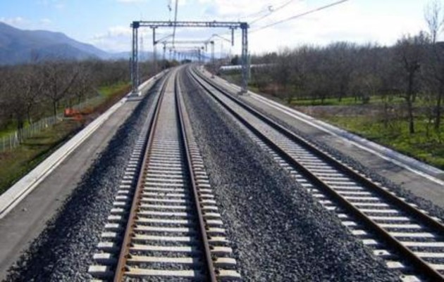 ferrovia.jpg - {ferrovia.jpg} - [119237]