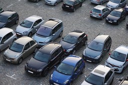 Foto auto traffico inquinamento.jpg - {Foto auto traffico inquinamento.jpg} - [119558]