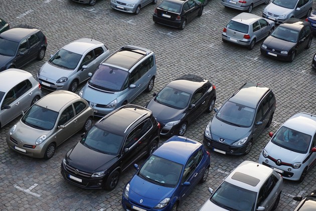 Foto auto traffico inquinamento.jpg - {Foto auto traffico inquinamento.jpg} - [119558]