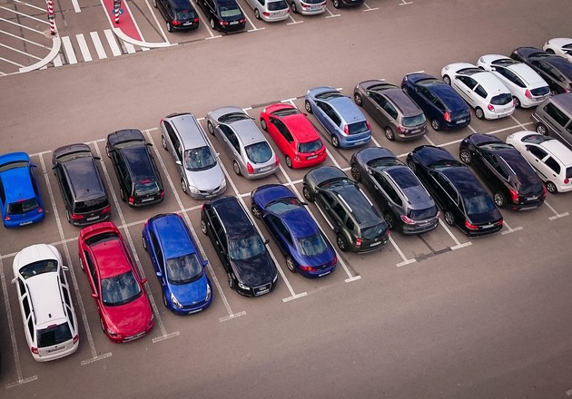 Foto auto parcheggio.jpg - {Foto auto parcheggio.jpg} - [119974]