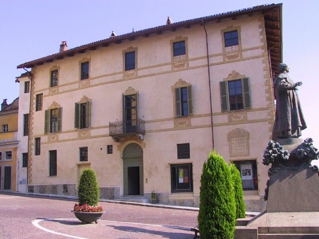 palazzo-mathis-bra.jpg - {palazzo-mathis-bra.jpg} - [121079]