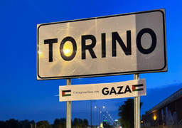 TorinoGemellataGazzaCasaPound.jpg - {TorinoGemellataGazzaCasaPound.jpg} - [121560]