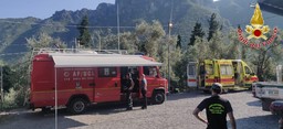 22.jpg - {22.jpg} - [122024]