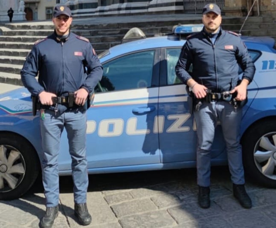 Polizia2.jpg - {Polizia2.jpg} - [122329]