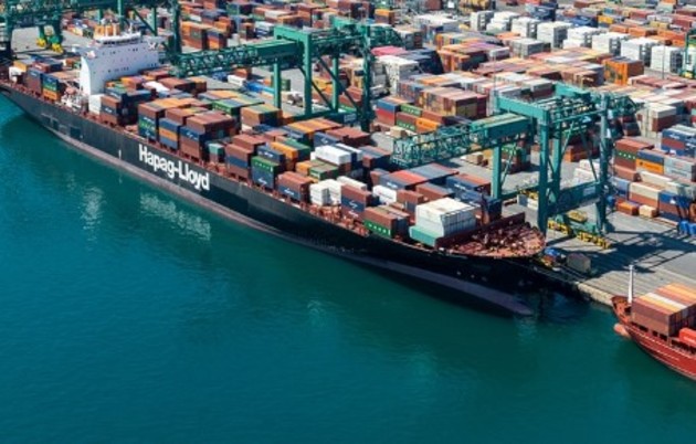 Immagine porto genova container .jpg - {Immagine porto genova container .jpg} - [122417]