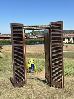 0.jpg - {0.jpg} - [122657]