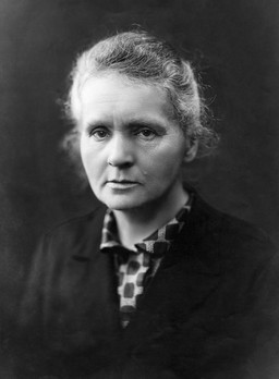 Marie_Curie_c._1920s.jpg - {Marie_Curie_c._1920s.jpg} - [1228]