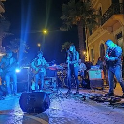 nosmet rock band2.jpg - {nosmet rock band2.jpg} - [123290]