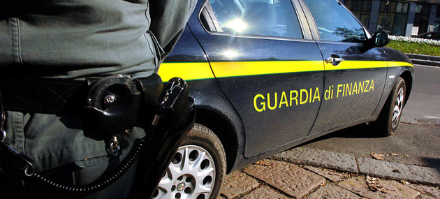 guardia_di_finanza.jpg - {guardia_di_finanza.jpg} - [123346]