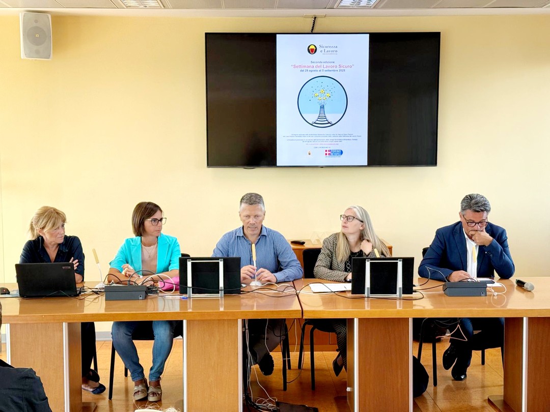 La presentazione della Settimana del Lavoro Sicuro.jpg - {La presentazione della Settimana del Lavoro Sicuro.jpg} - [123978]