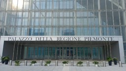 foto grattacielo piemonte orizzontale.jpeg - {foto grattacielo piemonte orizzontale.jpeg} - [124506]